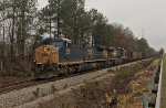 CSX 468 and 884 wait for green